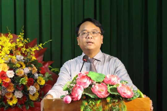 Đồng chí Đặng Hồng Sỹ dự Ngày hội Đại đoàn kết toàn dân tộc ở khu phố 6, phường Phú Thủy