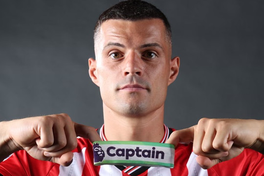 Xhaka dẫn dắt Sunderland thăng hoa, thách thức Arsenal