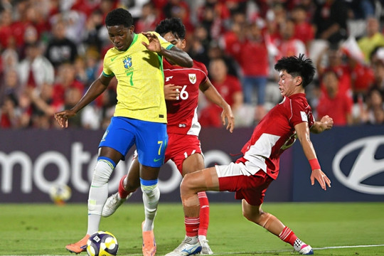 Ruan Pablo tỏa sáng trước U17 Indonesia, Man City dõi theo