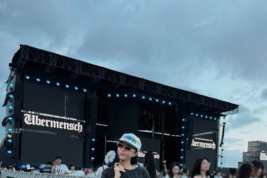 Dàn sao Việt đổ bộ concert G-DRAGON tại Hà Nội