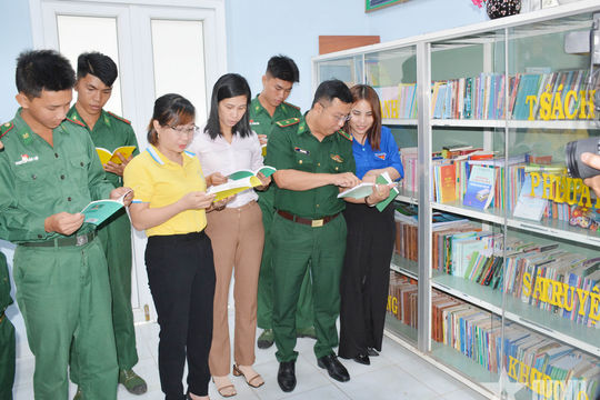 Quân khu 7: Đa dạng hình thức phổ biến, giáo dục pháp luật cho chiến sĩ