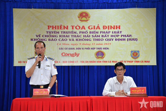 Bộ tư lệnh Vùng Cảnh sát biển 4 tổ chức “Phiên tòa giả định” tuyên truyền chống khai thác IUU tại Cà Mau