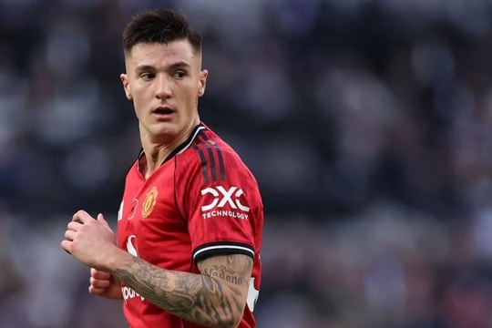 Sesko bị chỉ trích nặng sau trận Man Utd hòa 2-2 Tottenham