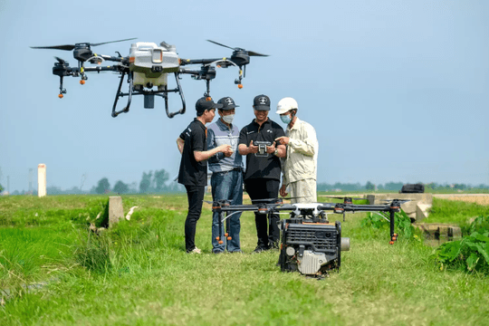 Chính thức cấm người có nồng độ cồn điều khiển flycam hoặc drone từ 05/11/2025