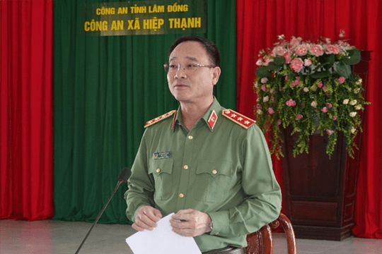 Thứ trưởng Bộ Công an Phạm Thế Tùng làm việc với Công an xã Hiệp Thạnh