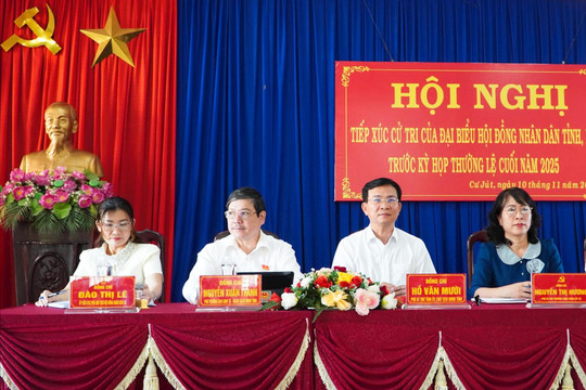 Chủ tịch UBND tỉnh Lâm Đồng Hồ Văn Mười tiếp xúc cử tri xã Cư Jút