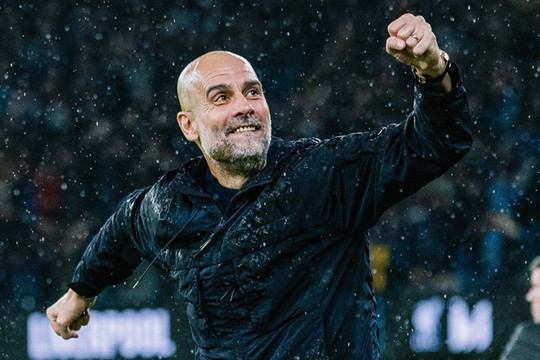 Man City 3-0 Liverpool: Guardiola trẻ trung, Doku bùng nổ