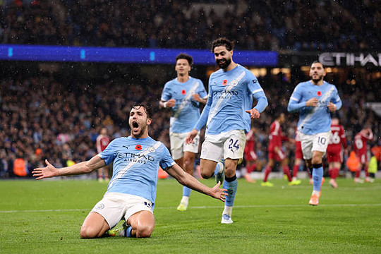 Man City hồi sinh ở Ngoại hạng Anh nhờ 4 kép phụ