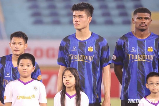 Đinh Quang Kiệt ghi bàn 90+10, HLV Lê Quang Trãi khen