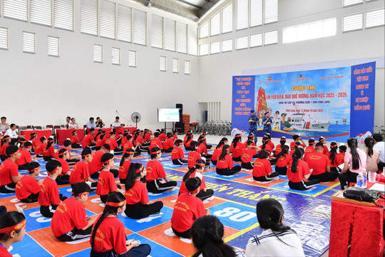 Bồi đắp tình yêu biển, đảo cho học sinh