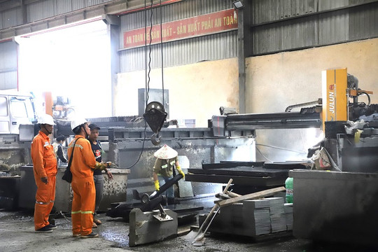 PC Lâm Đồng khuyến cáo người dân sử dụng điện an toàn trong mùa mưa bão