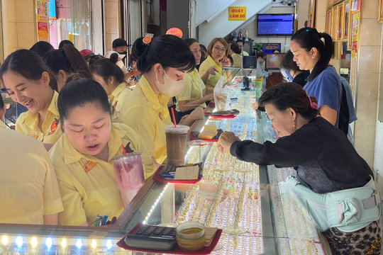 Giá vàng chiều nay 11/11/2025: Giá vàng SJC, giá vàng 9999, giá vàng nhẫn, vàng thế giới