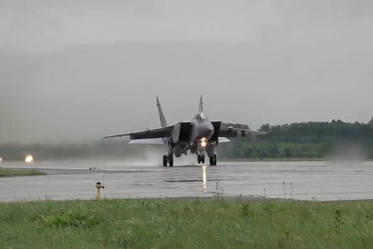 Nga nói FSB chặn âm mưu cướp MiG-31 mang Kinzhal