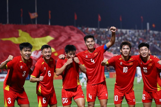 U22 Trung Quốc hụt lực lượng, U22 Việt Nam thiếu quân