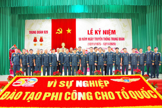 Trung đoàn Không quân 920 kỷ niệm 50 năm ngày truyền thống
