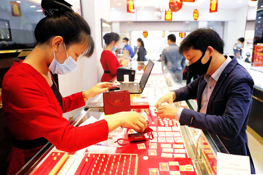 Giá vàng chiều nay 12/11/2025: Giá vàng SJC, giá vàng nhẫn, bảng giá vàng hôm nay chi tiết