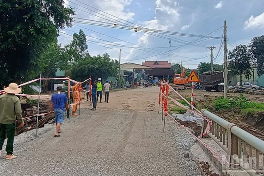 Giao thông toàn quốc trở lại thông suốt sau bão số 13