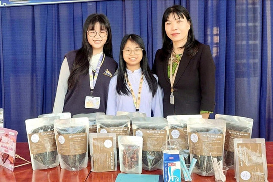 High School Students Turn Coffee Husks into Tea