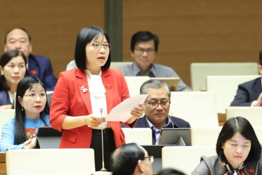 Siết chặt cơ chế kiểm soát, ngăn ngừa tình trạng “chân trong, chân ngoài” của viên chức