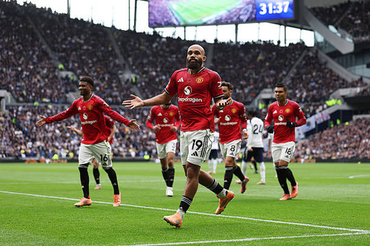 Lịch thi đấu tháng 12: Man Utd đối mặt nguy cơ mất Shaw, Casemiro