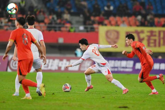 Chuyên gia TQ: 'Bóng đá Trung Quốc kém Việt Nam 20 năm'
