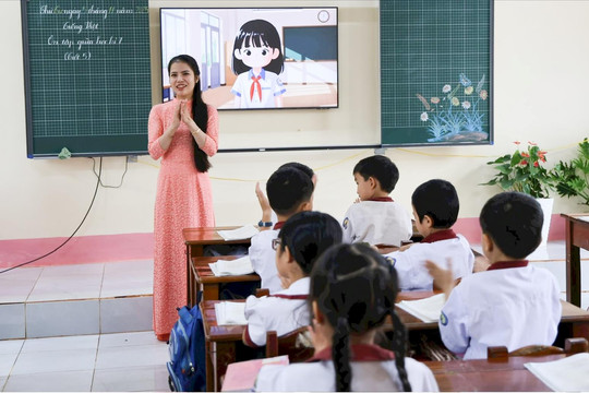 “Lớp học số” của cô Nguyễn Thị Hồng nơi vùng biên Lâm Đồng