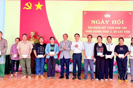 Vui tươi Ngày hội Đại đoàn kết toàn dân tộc tại thôn Quảng Ngãi 2