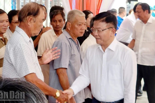 Phó Thủ tướng Chính phủ Lê Thành Long dự Ngày hội đại đoàn kết toàn dân tộc tại tỉnh An Giang