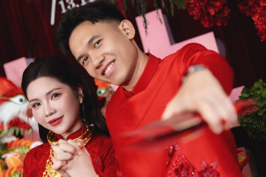 Võ Hoàng Minh Khoa: Lỡ hẹn đội tuyển, đón hạnh phúc trăm năm