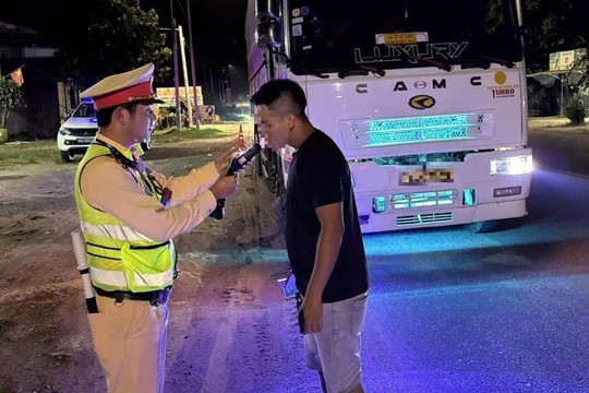 Xử lý hàng trăm “ma men” trên Quốc lộ 1A