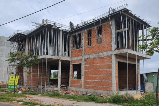 Xây nhà riêng có phải làm thủ tục thông báo khởi công?