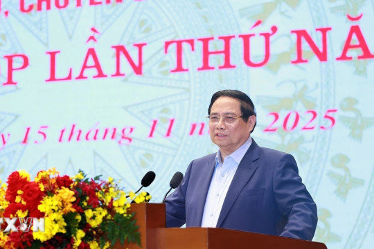 "Thúc đẩy phát triển khoa học, công nghệ, đổi mới sáng tạo, chuyển đổi số nhanh nhưng phải bền vững"