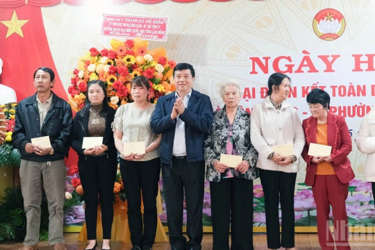 Chung sức phát triển thương hiệu hoa Hà Đông-hoa của Đà Lạt nghĩa tình