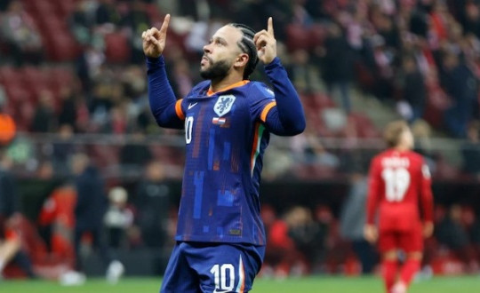 Depay tỏa sáng, Hà Lan thoát hiểm trên sân Ba Lan tại vòng loại World Cup