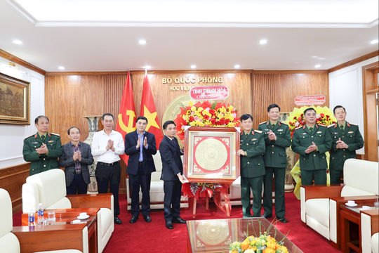 Đoàn công tác Ban Thường vụ Tỉnh ủy Thanh Hóa thăm Học viện Lục quân