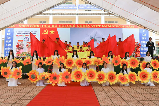 Trường Hoàng Hoa Thám kỷ niệm 20 năm ngày thành lập