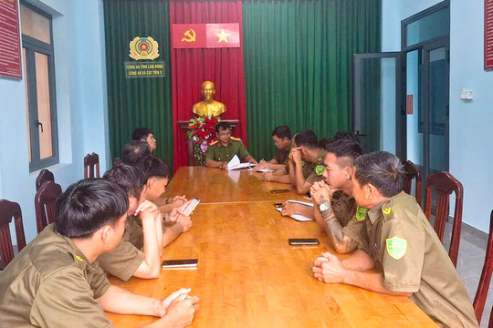 Người dân Cát Tiên 3 tích cực góp ý Văn kiện Đại hội XIV trên nền tảng số