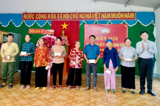 Ấm áp nghĩa tình trong Ngày hội Đại đoàn kết ở thôn Bình An