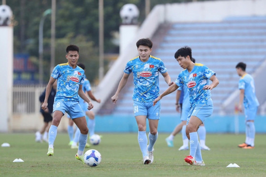 Tân binh ĐT Việt Nam ấn tượng mạnh với đẳng cấp Xuân Son