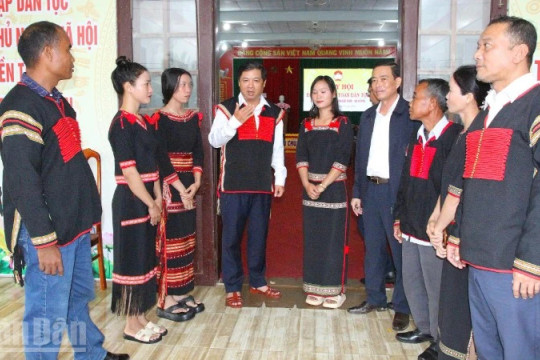 Bí thư Tỉnh ủy Đắk Lắk Lương Nguyễn Minh Triết dự Ngày hội Đại đoàn kết toàn dân tại buôn Đăk Tuôr