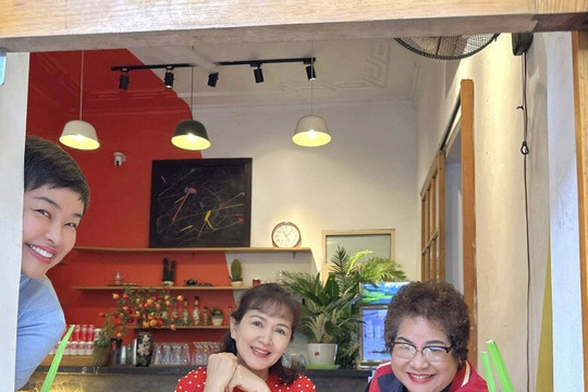 NSND Minh Hòa và NSƯT Minh Vượng: Tình bạn và hai lối sống