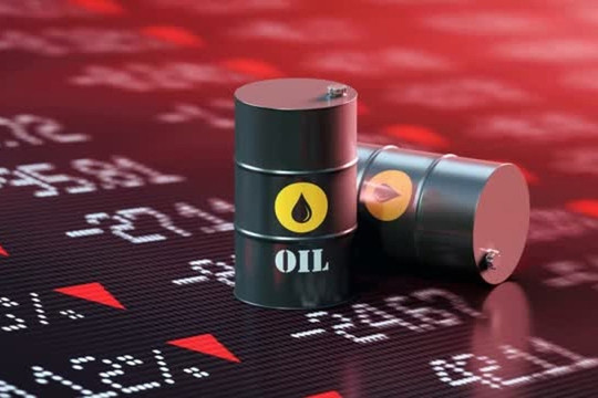 Giá xăng dầu hôm nay 17/11: RON95 tăng nhẹ, dầu diesel vọt giá