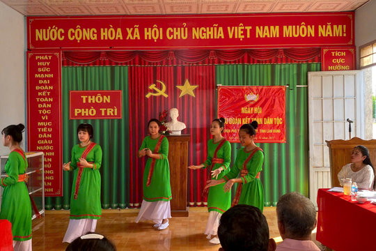 Nếp sống mới ở làng Chăm Phò Trì