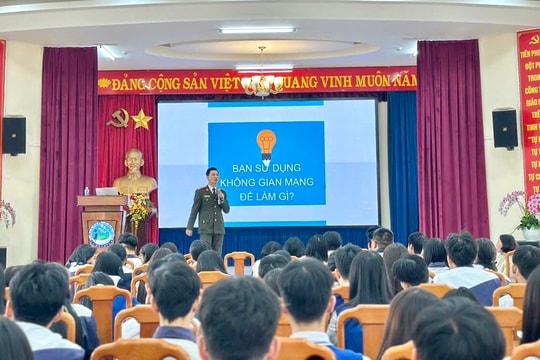 Bồi dưỡng kỹ năng công tác bảo vệ nền tảng tư tưởng của Đảng cho học sinh phường Lang Biang - Đà Lạt