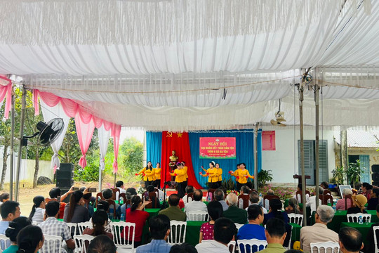 Ấm áp Ngày hội Đại đoàn kết toàn dân tộc tại thôn 9 xã Đạ Tẻh