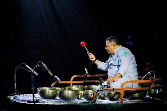 Khi khán giả… nằm nghe nhạc