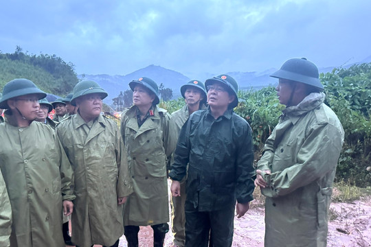 Phó Thủ tướng Hồ Quốc Dũng trực tiếp chỉ đạo khắc phục sạt lở tại đèo Khánh Lê