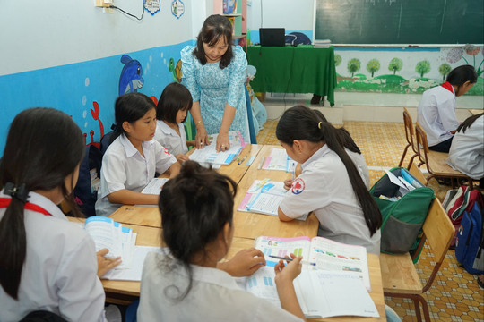Cô giáo Hạnh và 18 năm vẽ ước mơ cho trẻ thiếu may mắn