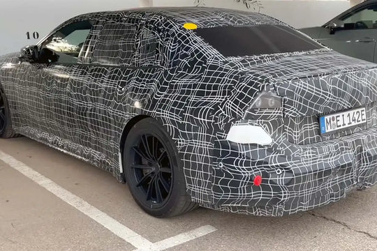 BMW M3 EV lộ diện: Hệ thống 4 động cơ hứa hẹn trải nghiệm lái bùng nổ