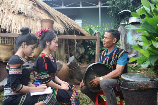 Lan tỏa bản sắc dân tộc qua đề tài nghiên cứu khoa học của học sinh